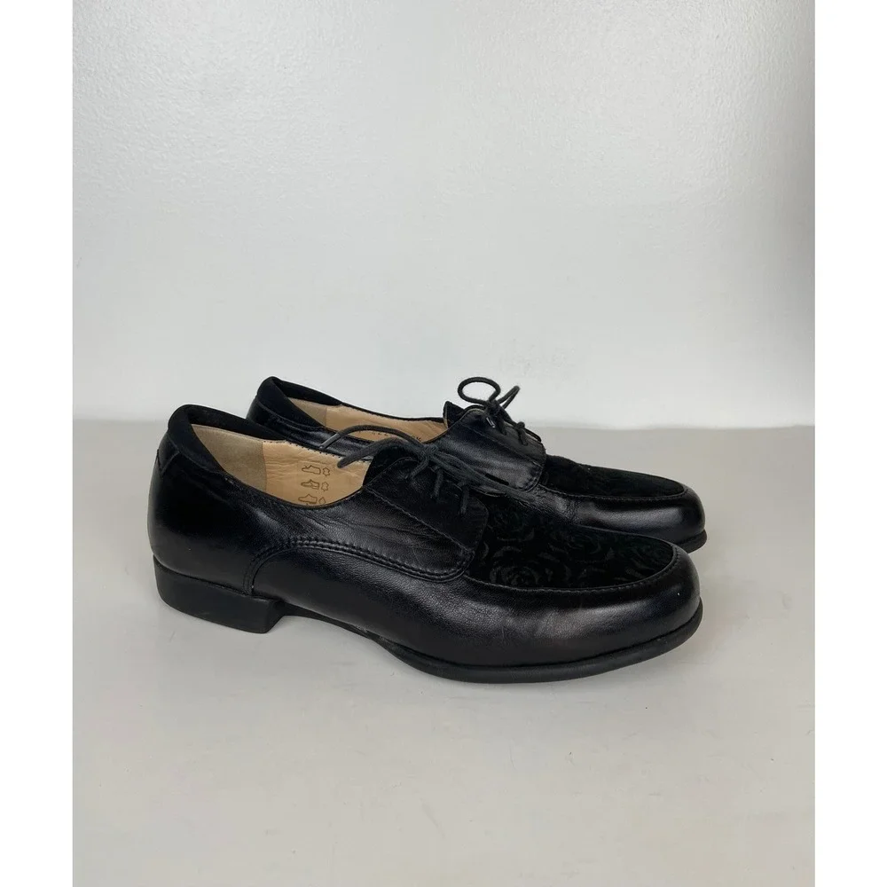 Taryn Rose Black Floral Embossed Suede Oxfords Lace Up Shoes 7.5 M Vamp Italy
